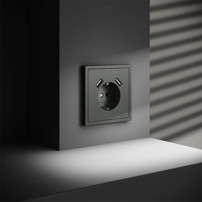 Розетка встраиваемая VOLTUM S70 с заземлением и защитными шторками, 16А, с USB, A+A, (титан)