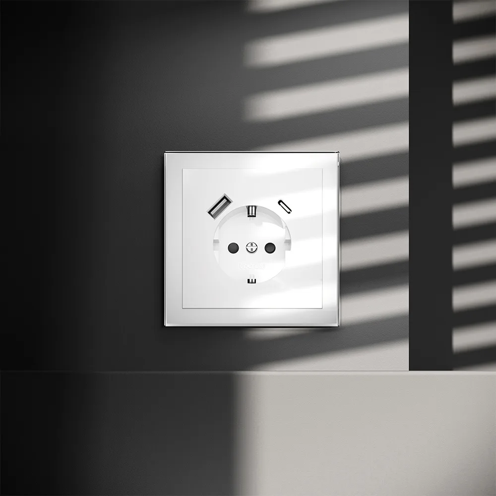 Розетка встраиваемая VOLTUM S70 с заземлением и защитными шторками, 16А, с USB, A+С, (белый глянцевы