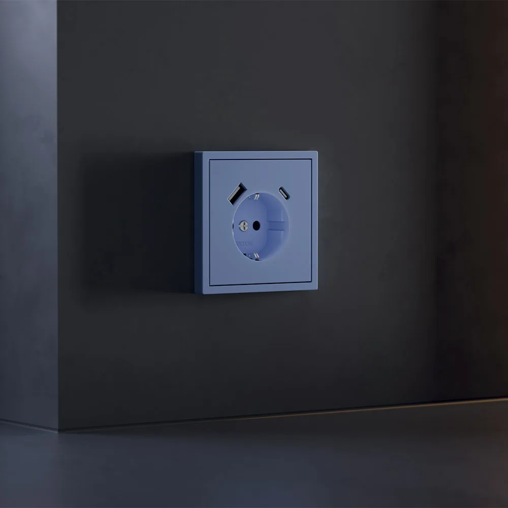 Накладка для розетки с заземлением и защитными шторками, с USB A+C, S70 (деним)