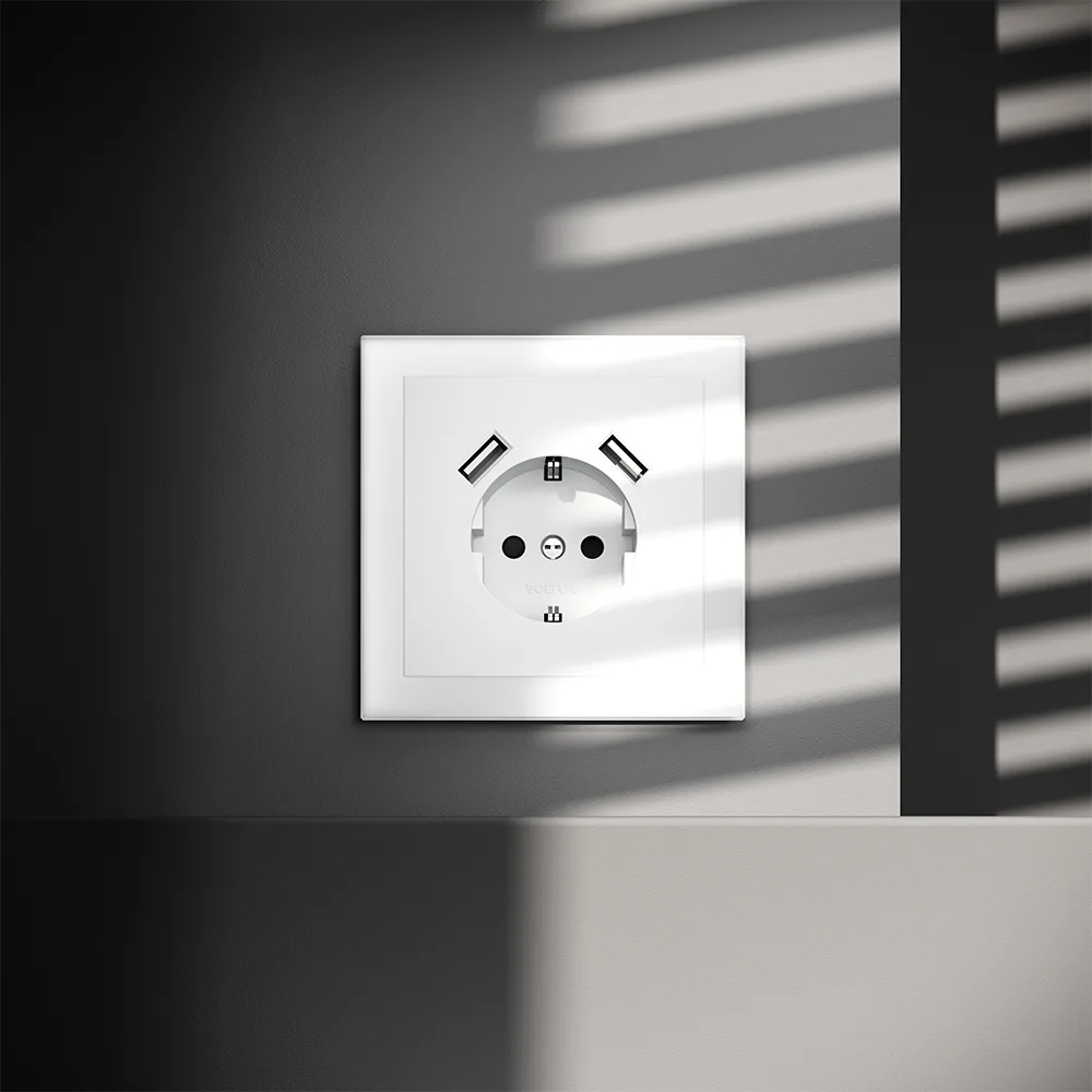 Розетка встраиваемая VOLTUM S70 с заземлением и защитными шторками, 16А, с USB, A+A, (белый матовый)